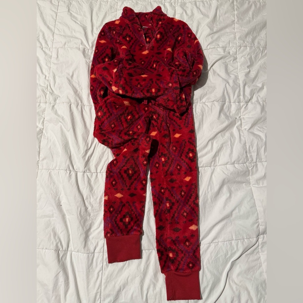 Old Navy Girls size 8 fuzzy jogger set - Picture 5 of 7